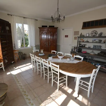 Aux 4 Cornes - D'hotes Et 3* Longeves (Vendee)
