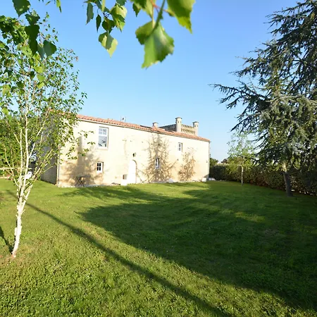 فندق مبيت وإفطار Aux 4 Cornes - D'hotes 3*