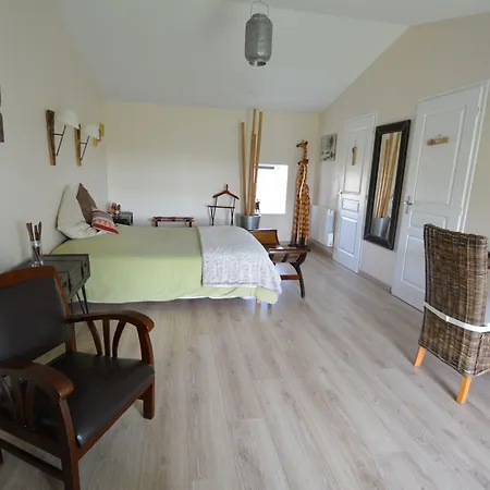 Aux 4 Cornes - D'hotes Et 3* Longeves (Vendee)