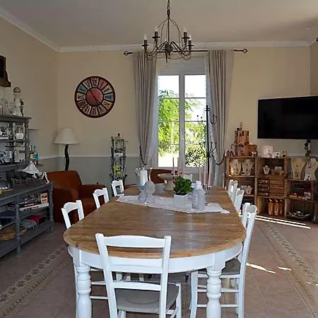 Aux 4 Cornes - D'hotes Et Bed & Breakfast 3*