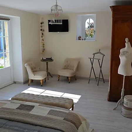Aux 4 Cornes - D'hotes Et 3* Longeves (Vendee)