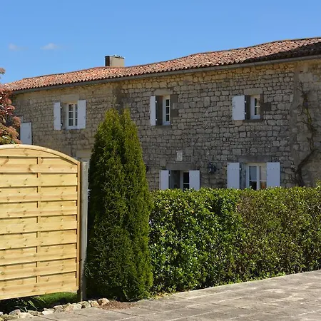 Aux 4 Cornes - D'hotes Et 3* Longeves (Vendee)
