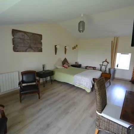Aux 4 Cornes - D'hotes Et 3* Longeves (Vendee)