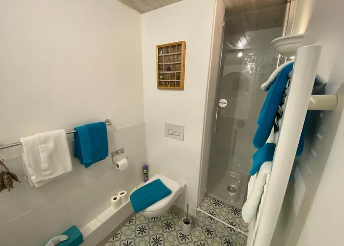 Aux 4 Cornes - D'hotes Bed & Breakfast 3*