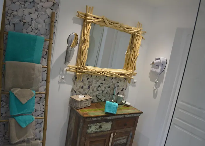 Aux 4 Cornes - D'hotes Bed & Breakfast 3*