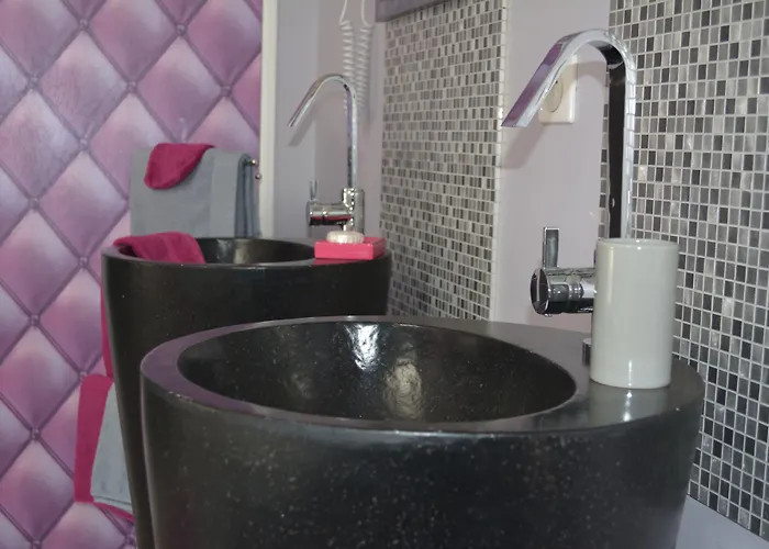 Aux 4 Cornes - D'hotes Bed & Breakfast 3*