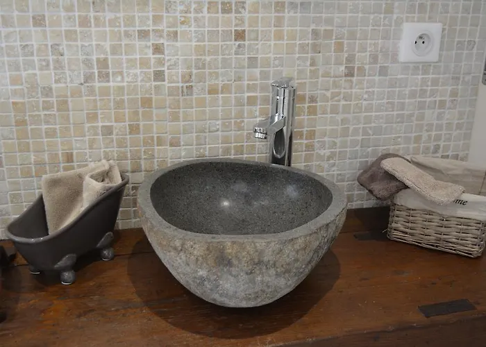 فندق مبيت وإفطار Aux 4 Cornes - D'hotes 3*